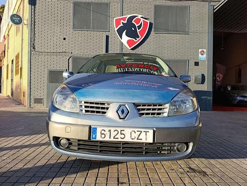 Usado Renault Scénic II Authentique 120 CV (88 kW) 2004 Beige Monovolumen