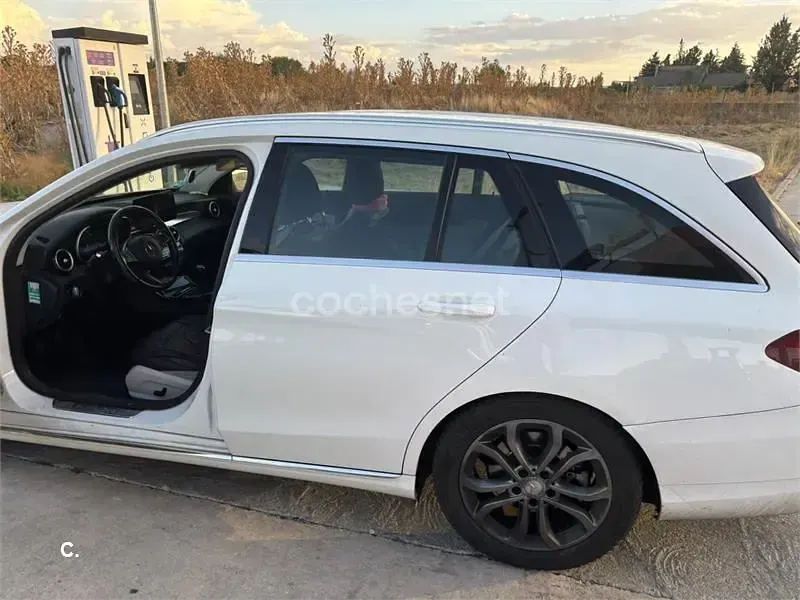 Usado Mercedes C200 Avantgarde 136 CV (100 kW) 2015 Blanco Familiar