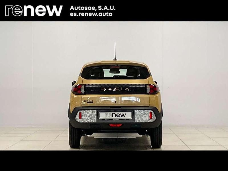 Usado Dacia Spring Extreme 47 kW (65 CV) 2025 Gris Utilitario