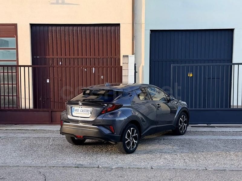 Usado Toyota C-HR Advance 122 CV (89 kW) 2019 Gris / plata SUV