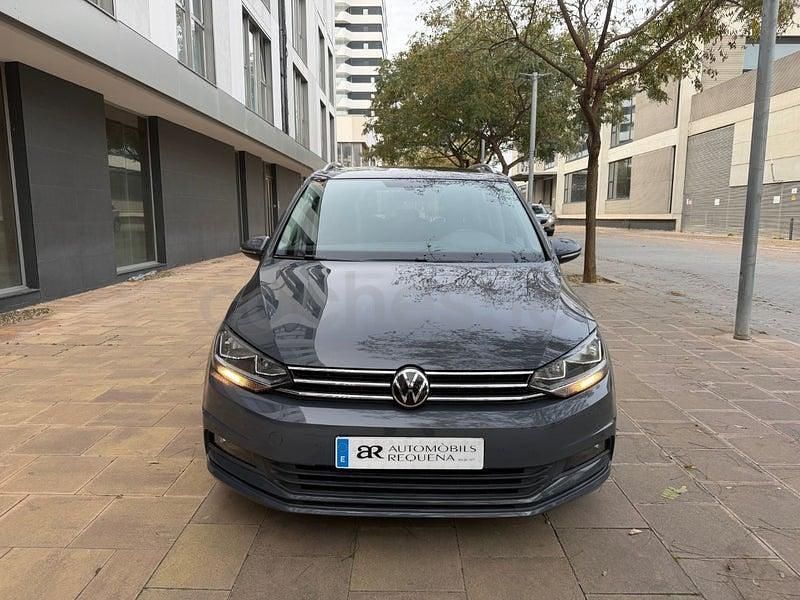 Usado VW Touran Advance 150 CV (110 kW) 2021 Gris / plata Monovolumen