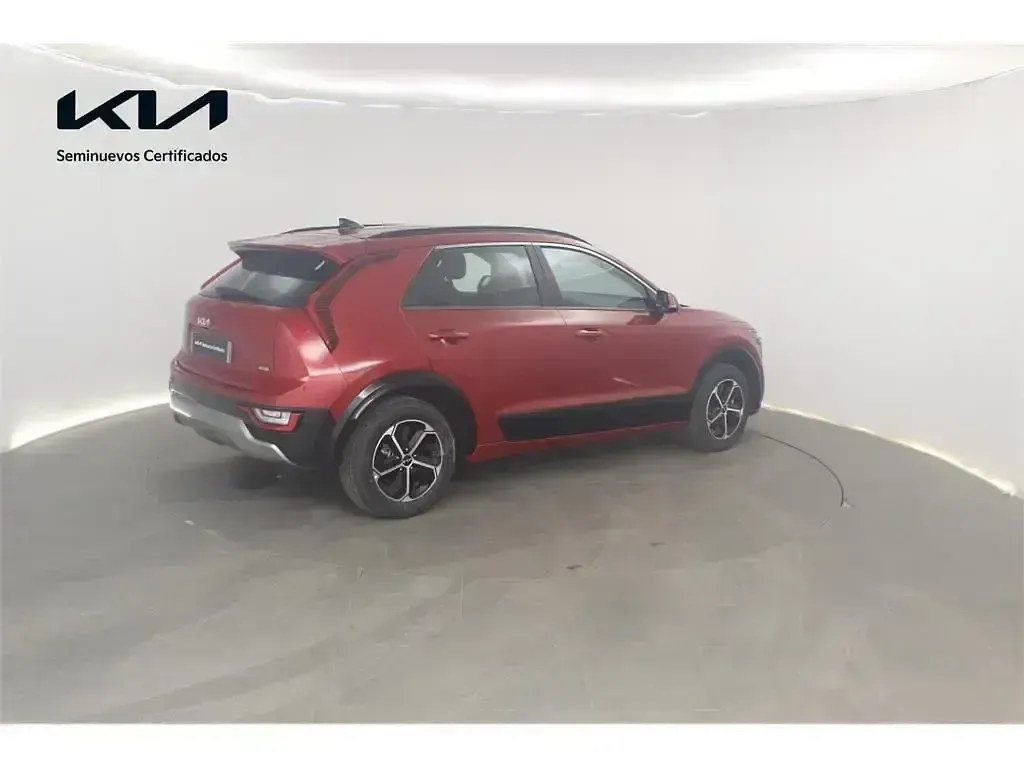 Usado Kia Niro 129 CV (94 kW) 2025 Rojo SUV