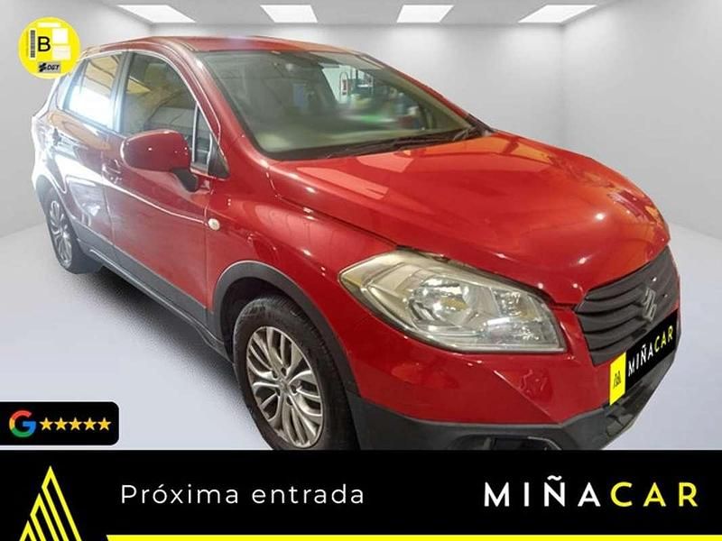 Rojo Usado 2015 Suzuki SX4 S-Cross SUV | 9440 € - Imagen 1/4