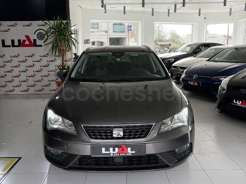 Usado Seat Leon Style 115 CV (84 kW) 2018 Gris / plata Familiar