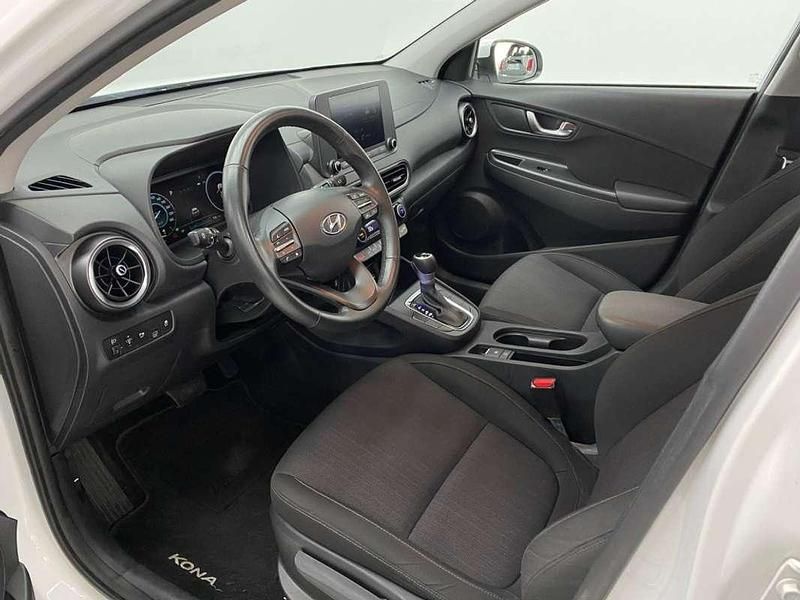 Używany Hyundai Kona 141 KM (103 kW) 2021 Biały SUV
