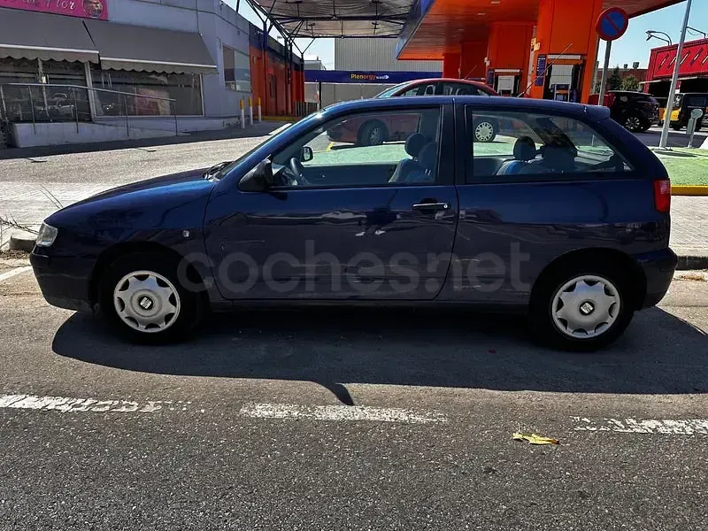 Usado Seat Ibiza 60 CV (44 kW) 1999 Azul Utilitario