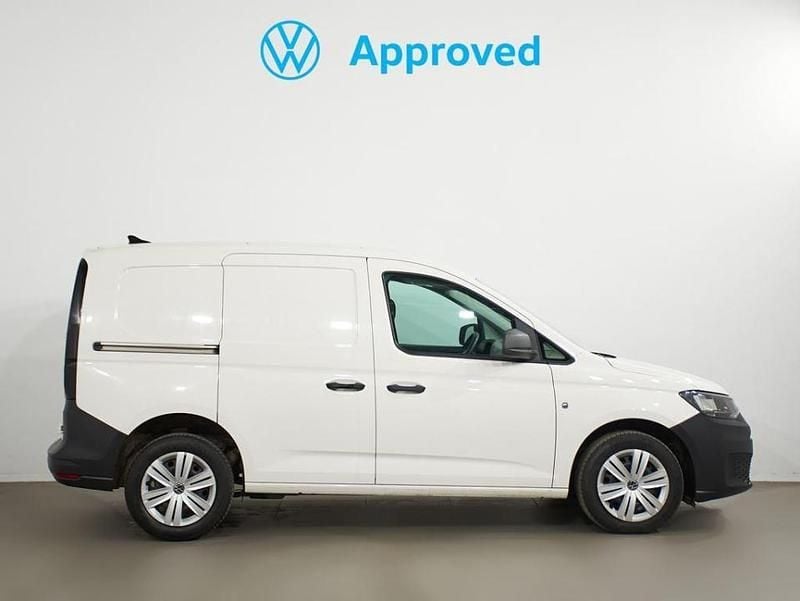 Usado VW Caddy 102 CV (75 kW) 2021 Blanco candy sólido Monovolumen