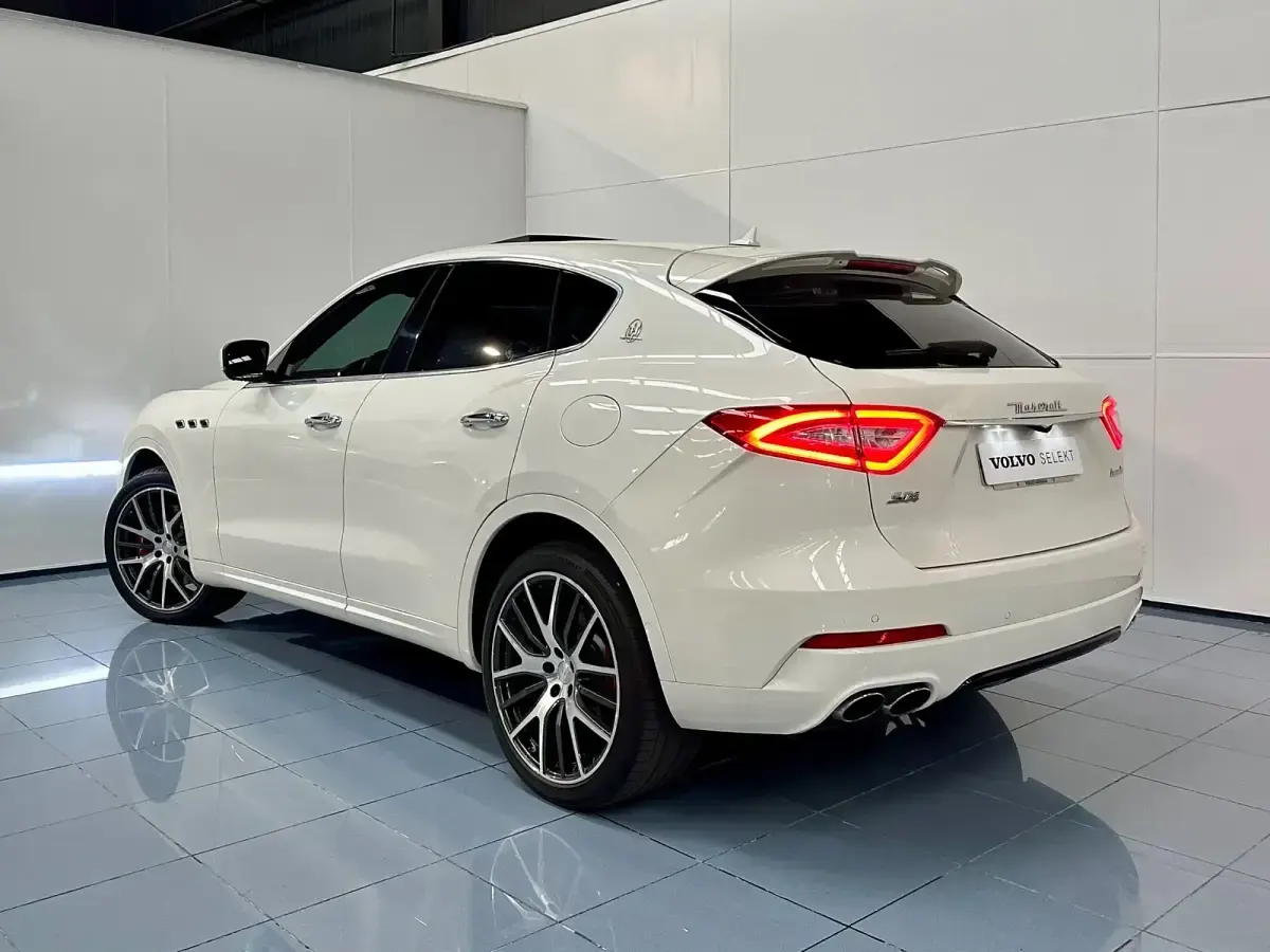 Usado Maserati Levante 430 CV (316 kW) 2017 Blanco SUV