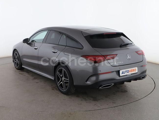 Usado Mercedes CLA200 Shooting Brake AMG line 150 CV (110 kW) 2024 Gris Familiar