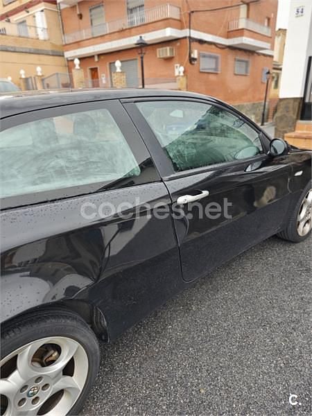 Usado Alfa Romeo 147 Impression 115 CV (84 kW) 2005 Negro Utilitario