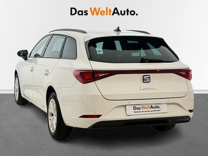 Usado Seat Leon Style 110 CV (80 kW) 2022 Blanco