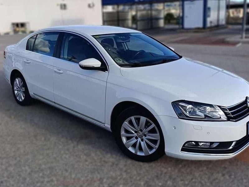 Usado VW Passat Highline 140 CV (102 kW) 2012 Blanco Familiar