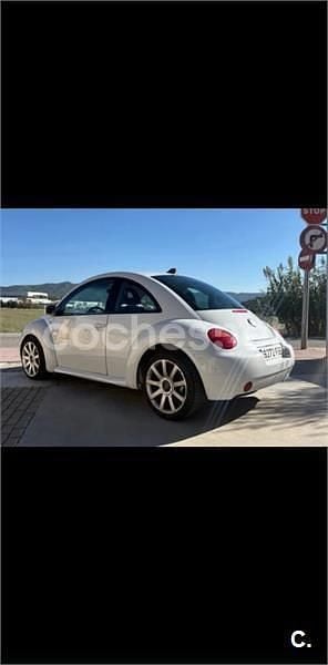 Usado VW New Beetle 90 CV (66 kW) 2000 Blanco Utilitario