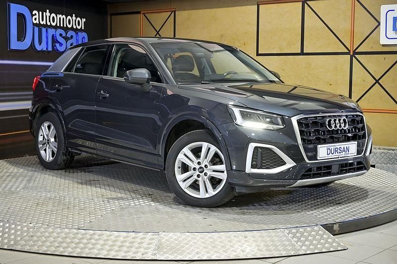 Usado Audi Q2 Advanced Plus 116 CV (85 kW) 2022 Gris / plata SUV
