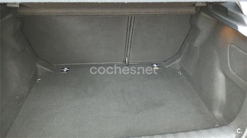 Usado Peugeot 308 Access 130 CV (95 kW) 2015 Negro Berlina