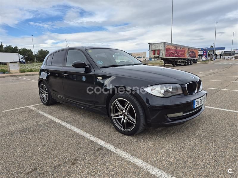 Usado BMW 116 122 CV (89 kW) 2009 Negro Utilitario