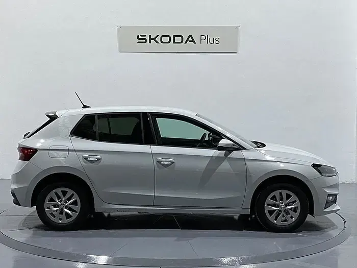 Usado Skoda Fabia Selection 115 CV (84 kW) 2025 Blanco Berlina