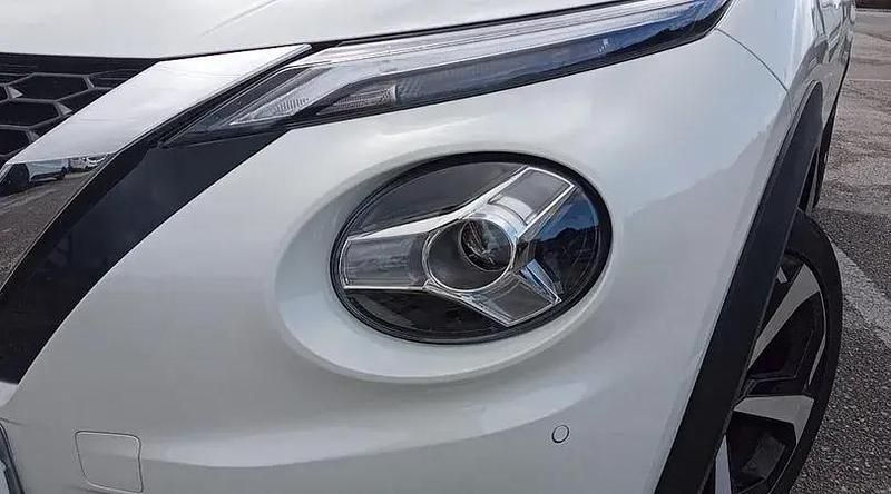 Usado Nissan Juke Tekna 114 CV (83 kW) 2022 Lunar white (metalizado) techo SUV
