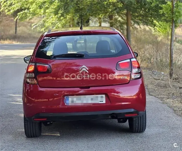 Usado Citroën C3 Attraction 68 CV (50 kW) 2013 Rojo Berlina