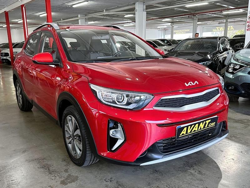 Usado Kia Stonic 100 CV (73 kW) 2023 Rojo SUV