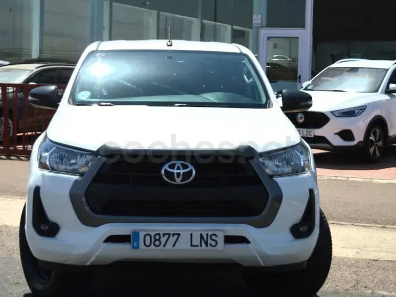 Usado Toyota HiLux 150 CV (110 kW) 2021 Blanco Pickup/Camioneta