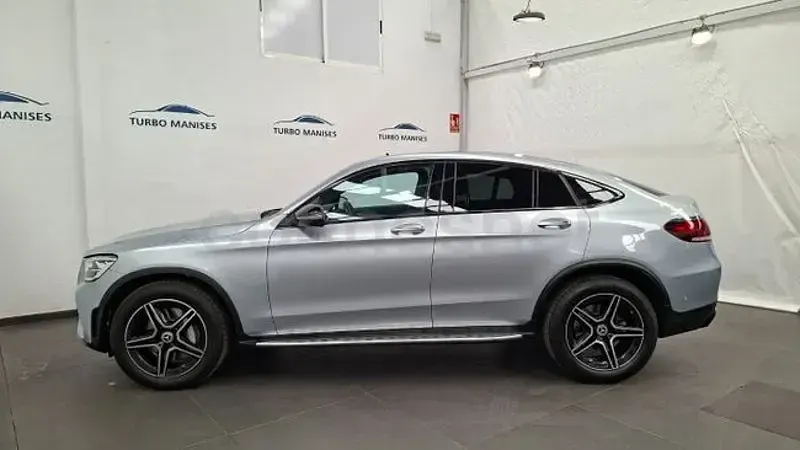 Usado Mercedes GLC300e 320 CV (235 kW) 2022 Gris / plata SUV