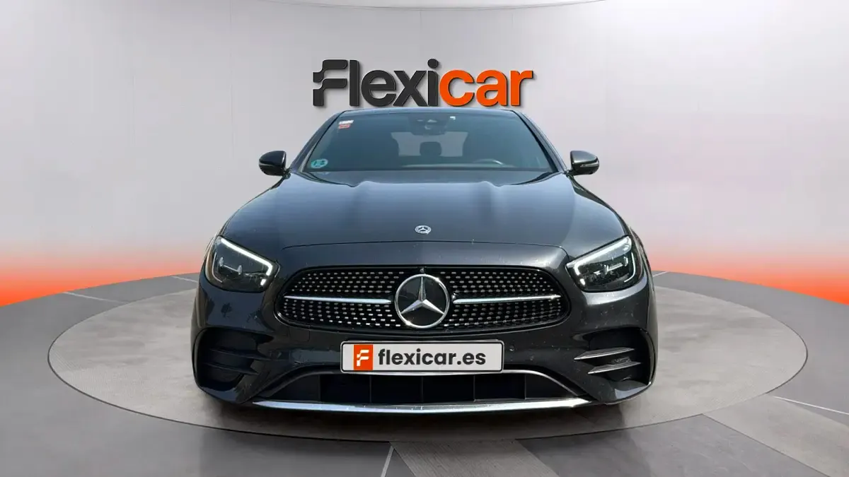 Usado Mercedes E400 330 CV (242 kW) 2021 Gris Berlina