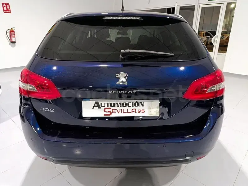 Usado Peugeot 308 SW Style 120 CV (88 kW) 2017 Azul Familiar