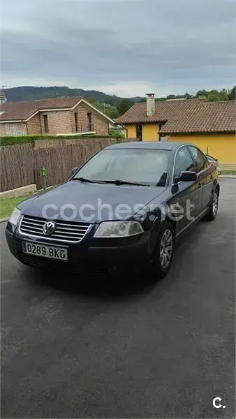 Usado VW Passat Trendline 130 CV (95 kW) 2001 Azul Berlina