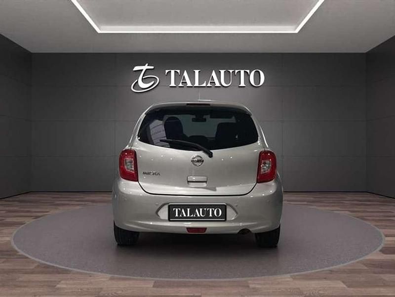 Usado Nissan Micra N-TEC 80 CV (58 kW) 2017 Gris Utilitario