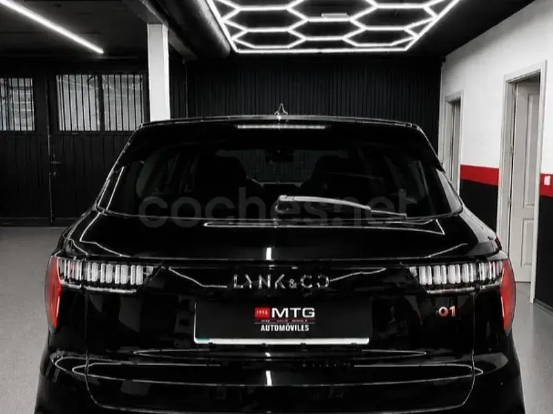 Usado Lynk & Co 01 261 CV (191 kW) 2022 Negro SUV