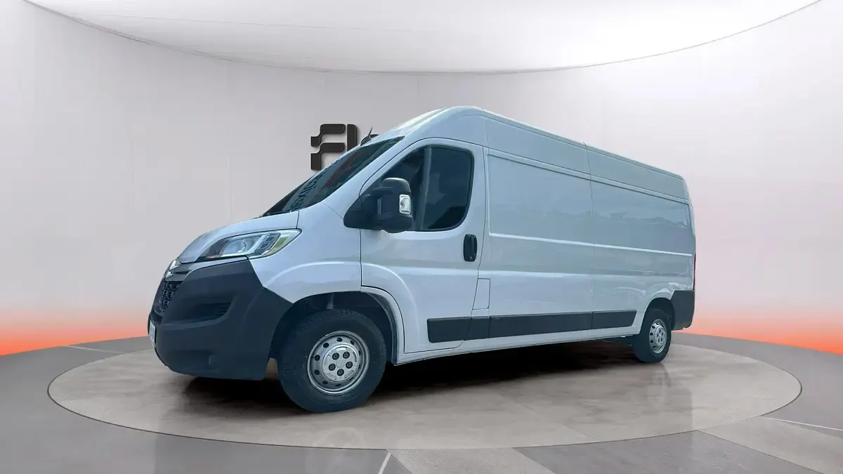 Usado Citroën Jumper 140 CV (102 kW) 2022 Blanco Monovolumen