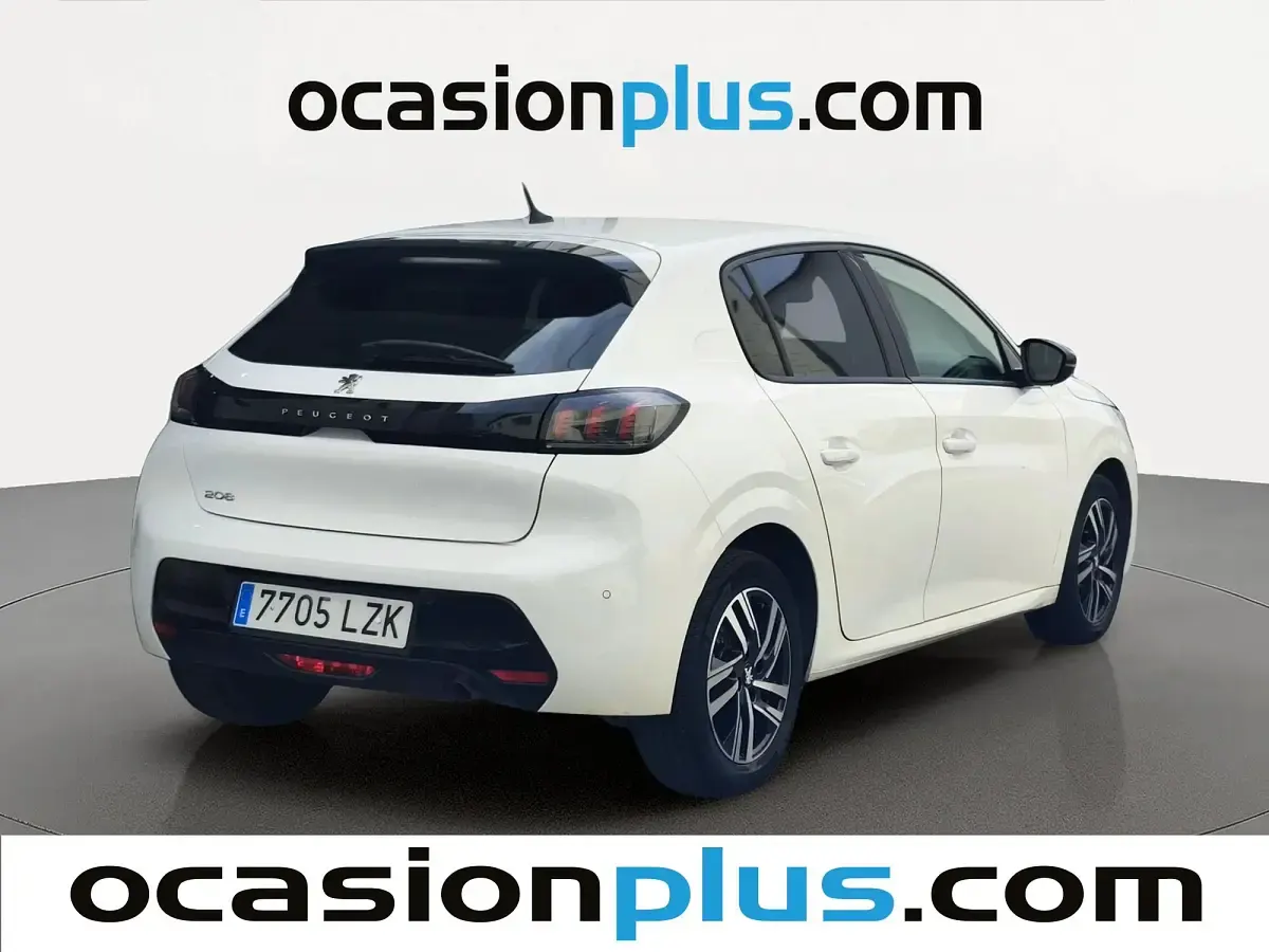 Usado Peugeot 208 Allure 102 CV (75 kW) 2022 Blanco Utilitario