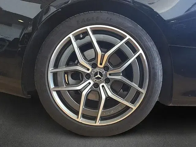 Usado Mercedes E220 194 CV (142 kW) 2023 Negro