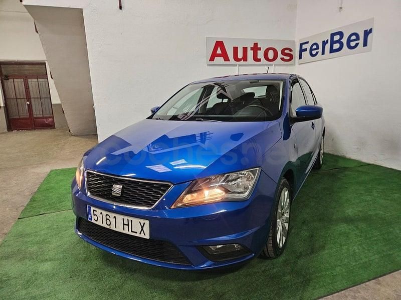 Usado Seat Toledo I-Tech 105 CV (77 kW) 2014 Azul Utilitario