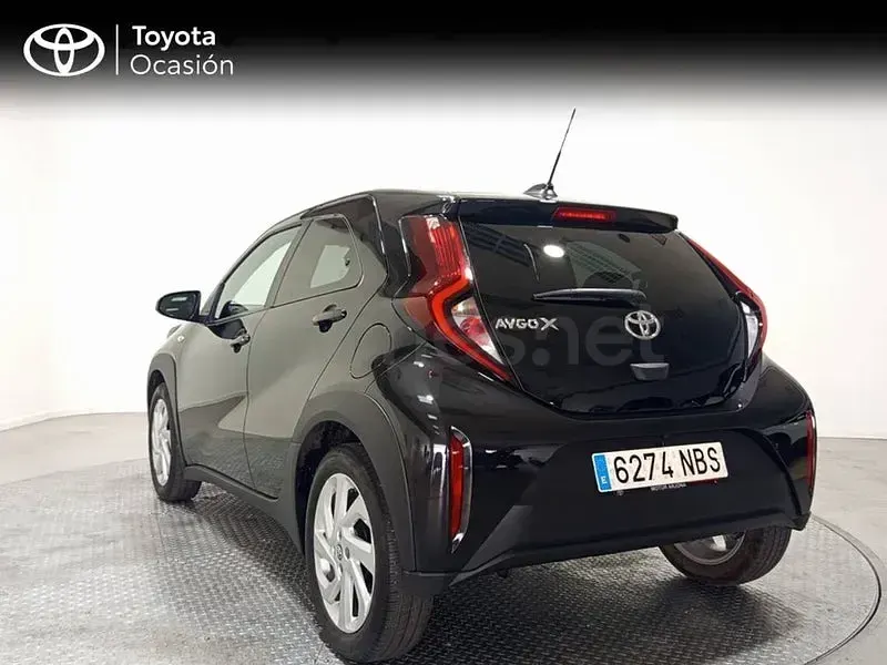 Usado Toyota Aygo X Play 72 CV (52 kW) 2025 Negro SUV