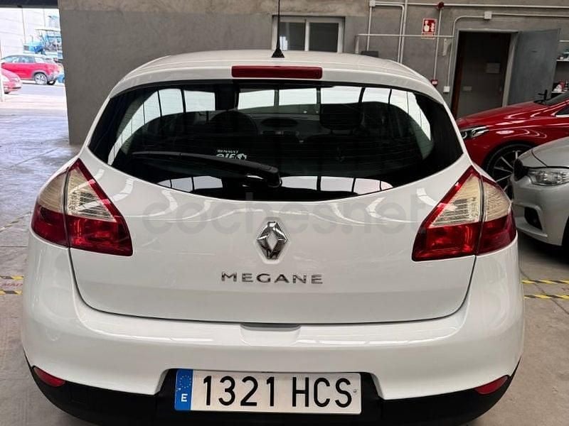 Usado Renault Mégane Authentique 100 CV (73 kW) 2011 Blanco Berlina