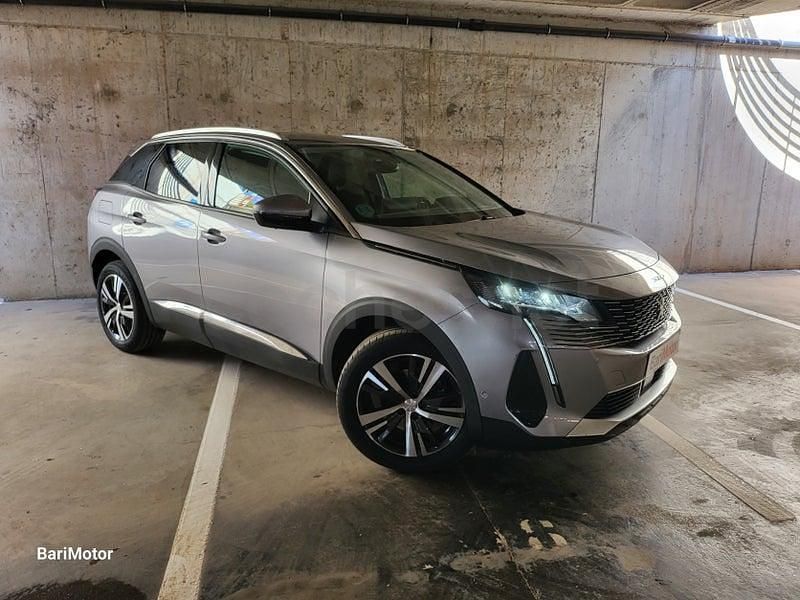 Usado Peugeot 3008 Allure 130 CV (95 kW) 2021 Gris / plata SUV
