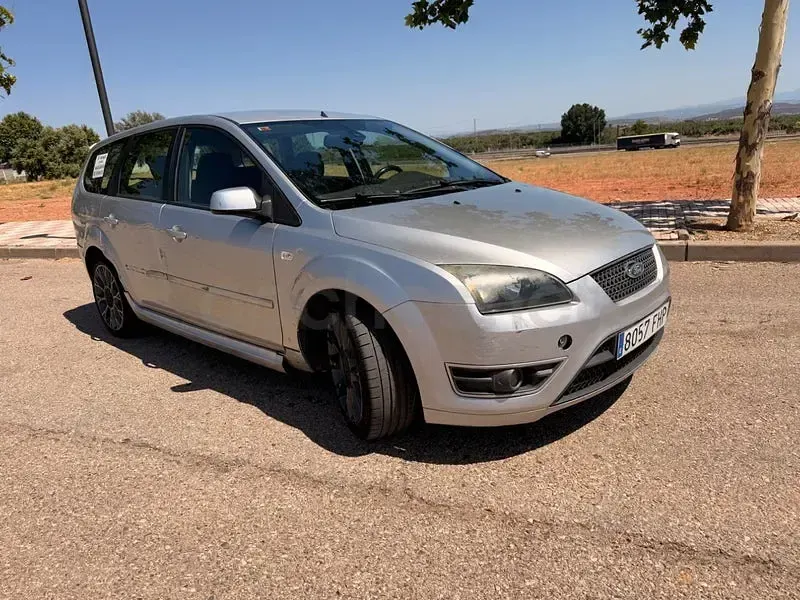 Usado Ford Focus S 136 CV (100 kW) 2007 Gris / plata Familiar