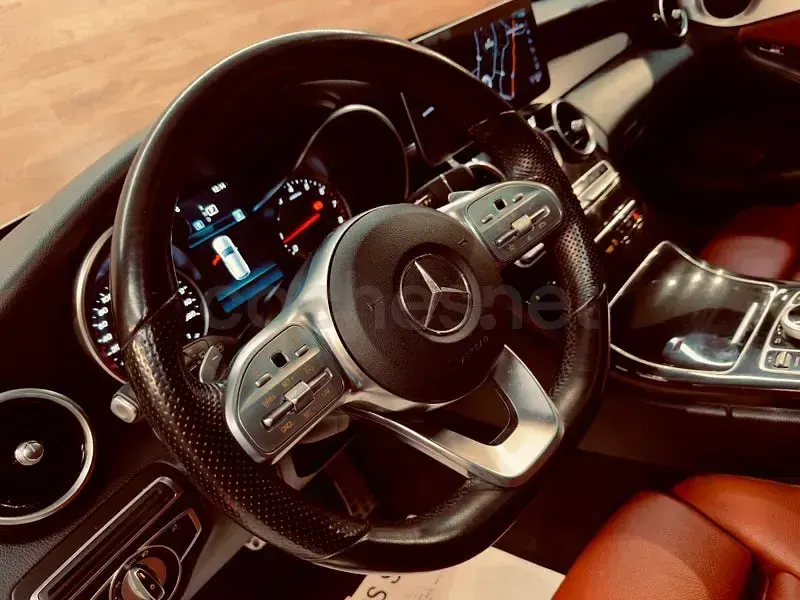 Usado Mercedes C300 258 CV (189 kW) 2019 Gris / plata Familiar