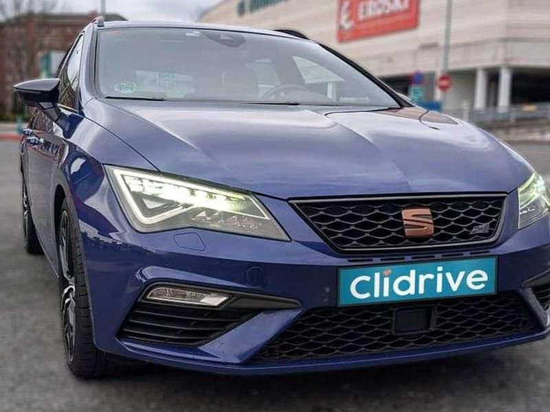 Usado Seat Leon ST 4Drive 300 CV (220 kW) 2019 Azul Familiar