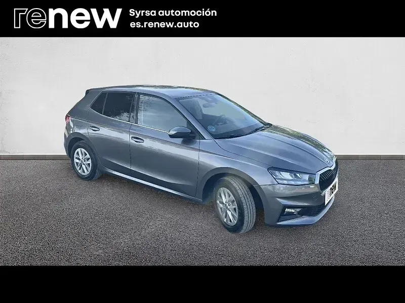 Usado Skoda Fabia Selection 80 CV (58 kW) 2024 Gris graphite metali Utilitario