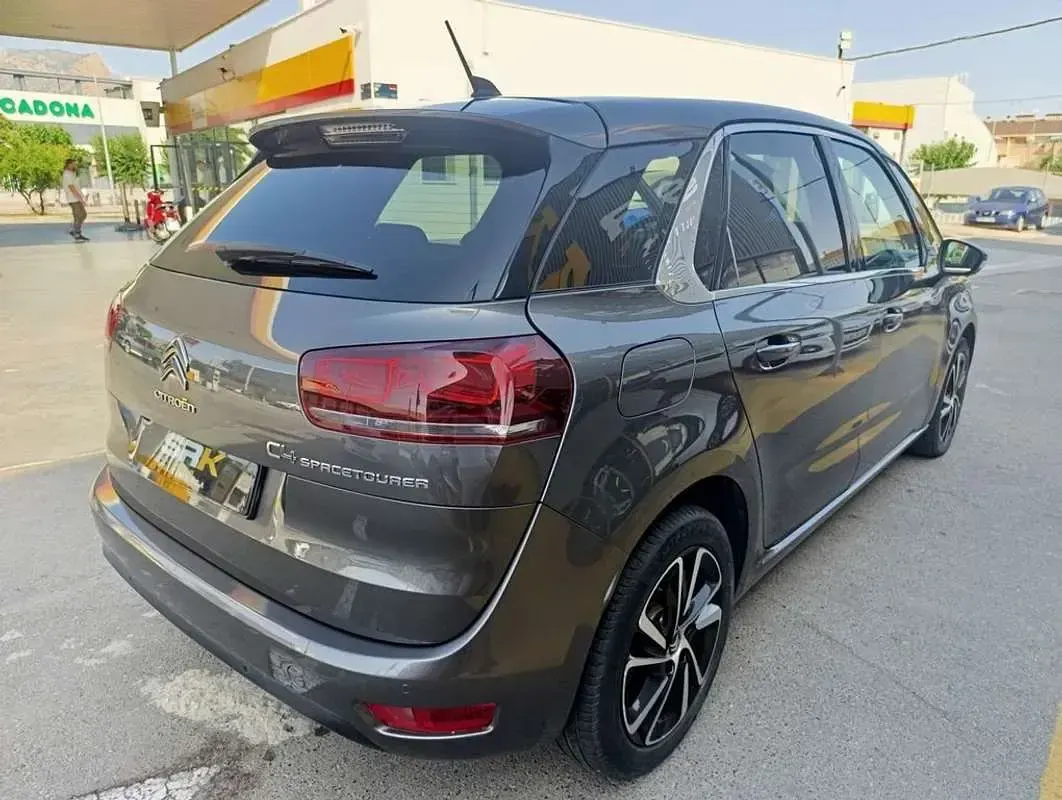 Usado Citroën Spacetourer Feel 129 CV (94 kW) 2020 Gris Monovolumen