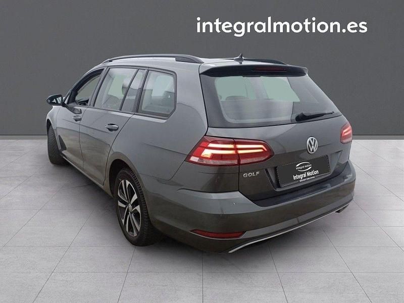 Usado VW Golf VII Advance 115 CV (84 kW) 2020 Marrón Familiar