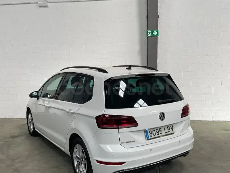 Usado VW Golf Advance 150 CV (110 kW) 2020 Blanco Monovolumen