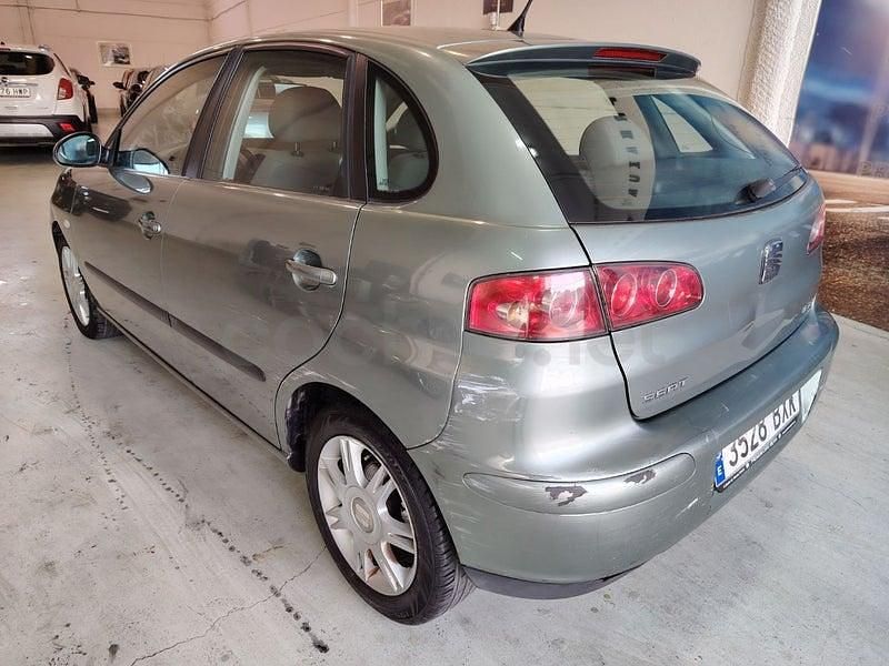 Usado Seat Ibiza 100 CV (73 kW) 2002 Verde Utilitario