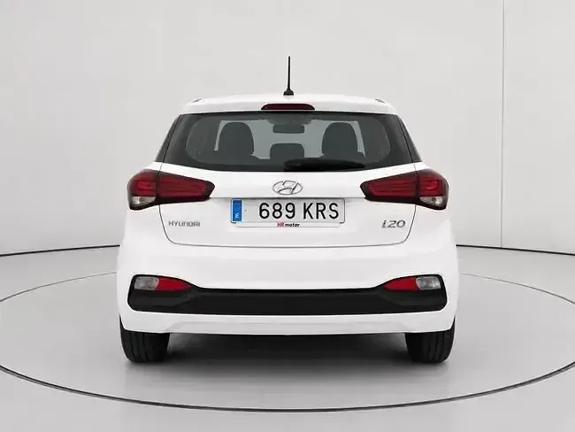 Usado Hyundai i20 75 CV (55 kW) 2018 Blanco Berlina