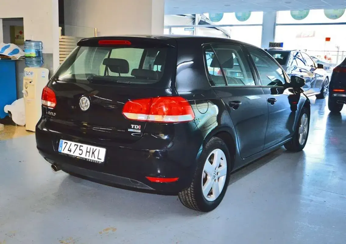 Usado VW Golf VII Advance 105 CV (77 kW) 2012 Negro Utilitario