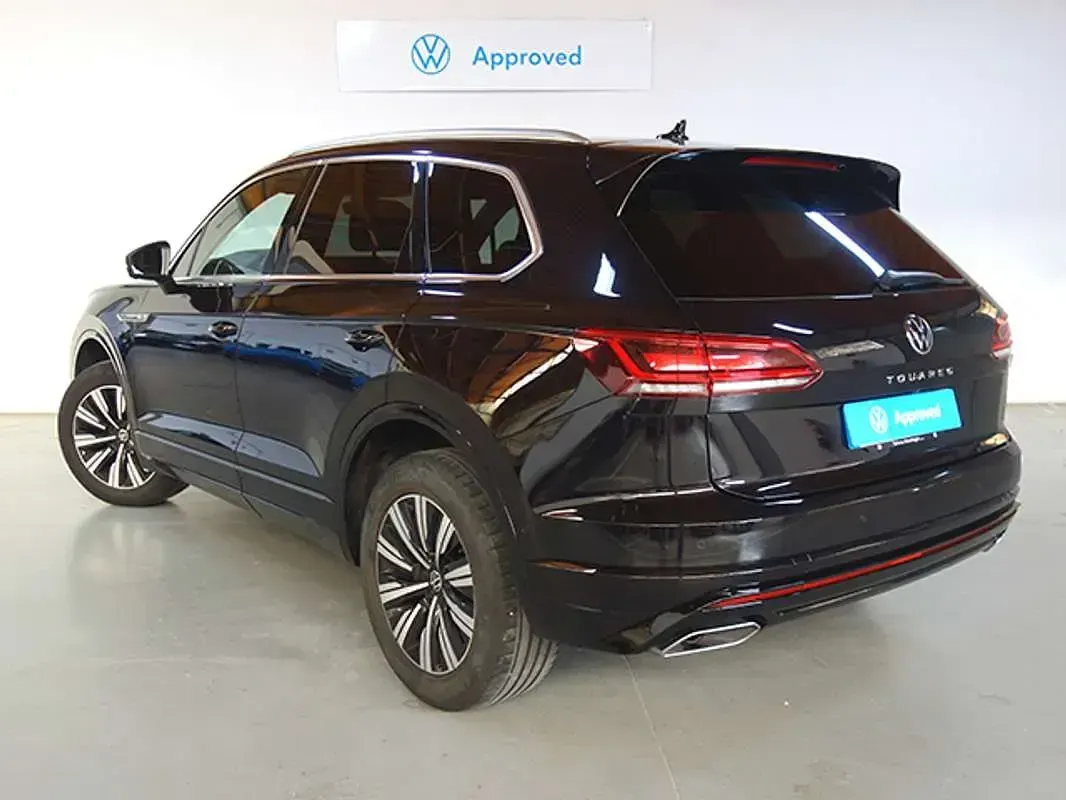 Usado VW Touareg Elegance 231 CV (169 kW) 2021 Negro SUV