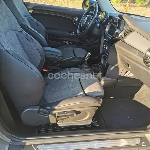Usado Mini Cooper 156 CV (114 kW) 2024 Beige Utilitario